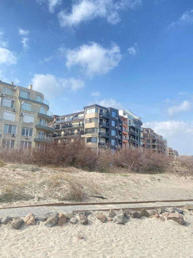 Sea View Apartment With Free Parking Pomorie Kültér fotó