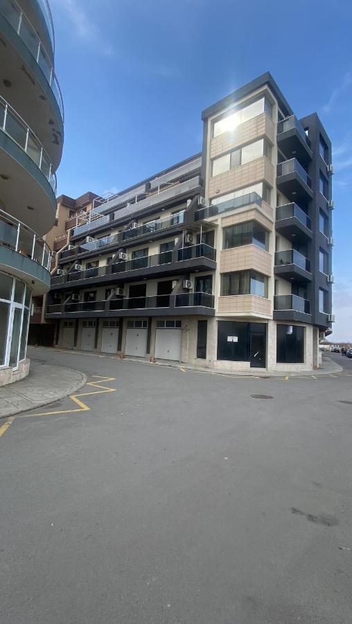 Sea View Apartment With Free Parking Pomorie Kültér fotó