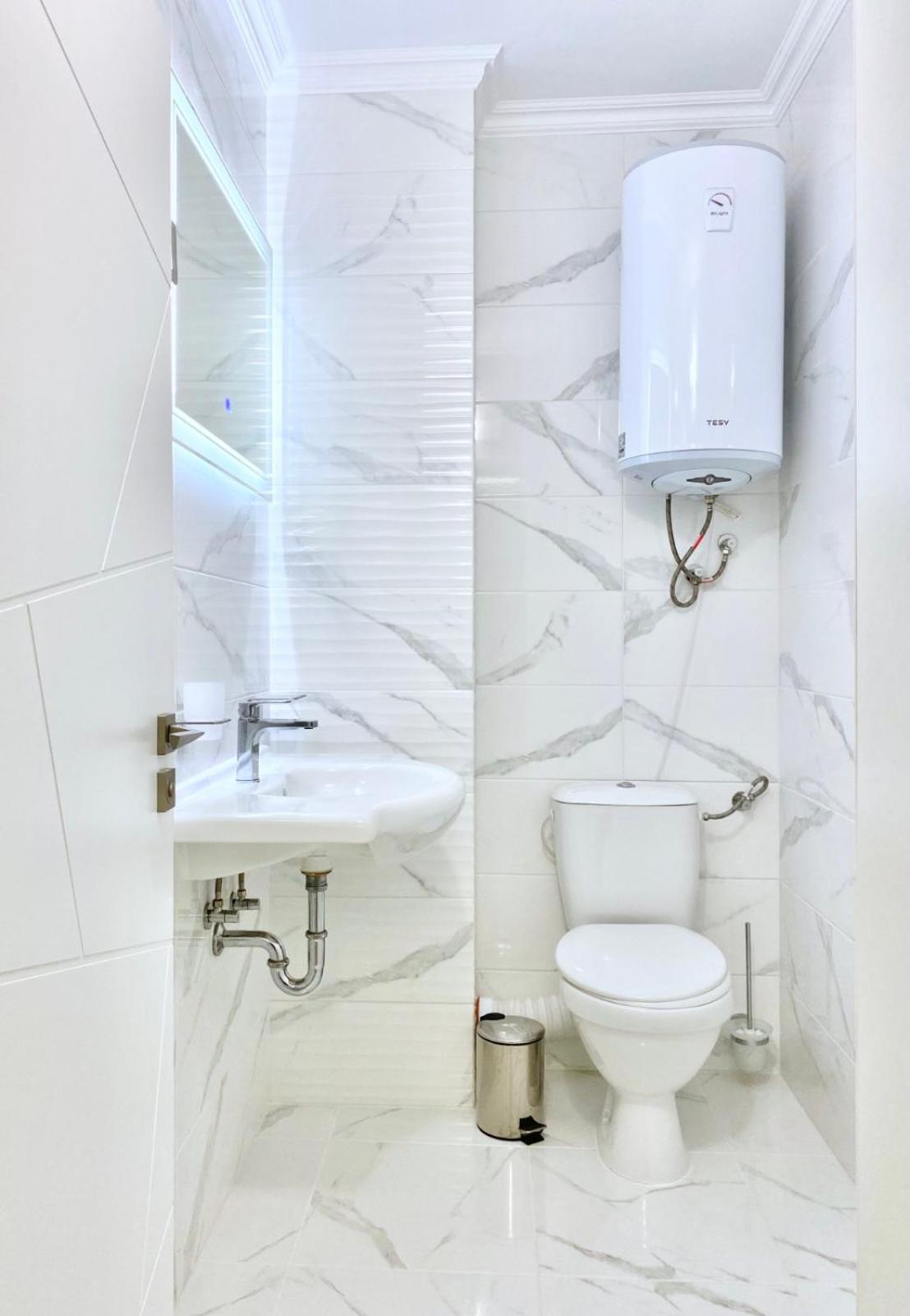 Sea View Apartment With Free Parking Pomorie Kültér fotó