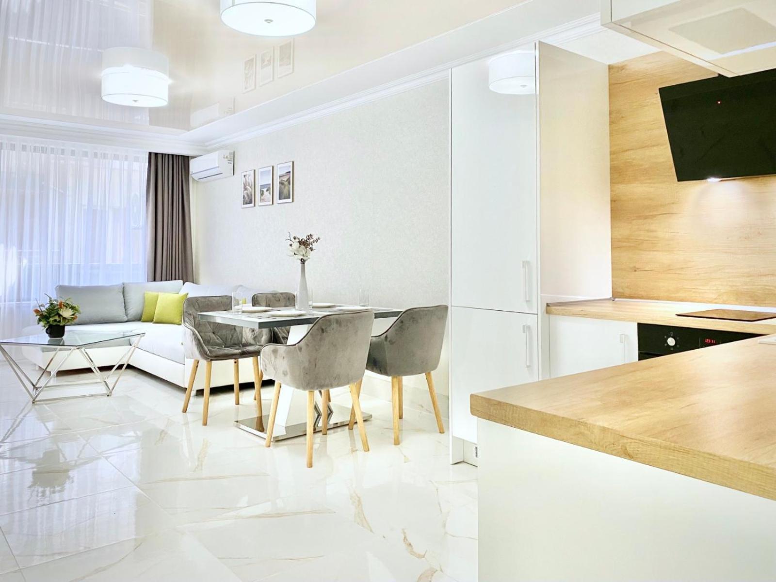 Sea View Apartment With Free Parking Pomorie Kültér fotó